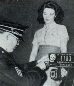 Автомобильные номера со специальными опознавательными знаками для злостных нарушителей (США, 1939)