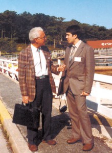 М. Гелл-Ман и А. Линде на конференции the Shelter Island, где Андрей впервые представил свою работу по хаотической инфляции