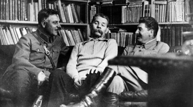 «Сталин любил в гостях проверять книжные полки»